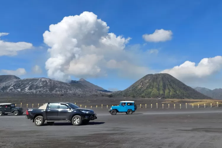 Situasi Tempat Wisata Gunung Bromo di Lautan Pasir (bromotoday.id)