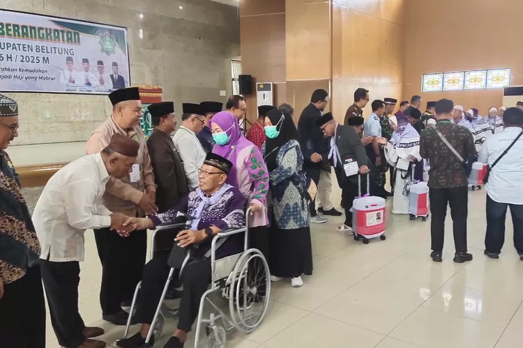 Sebanyak Enam Puluh Orang Calon Jamaah Haji Asal Kabupaten Belitung Di Berangkatkan