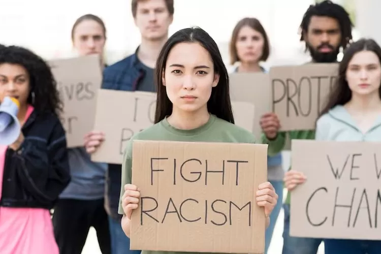 Ajakan Tolak Rasisme dan Diskriminasi, Jadi Tema Amanat Pembina Upacara Bendera Pada Senin 25 September 2023 (freepik)