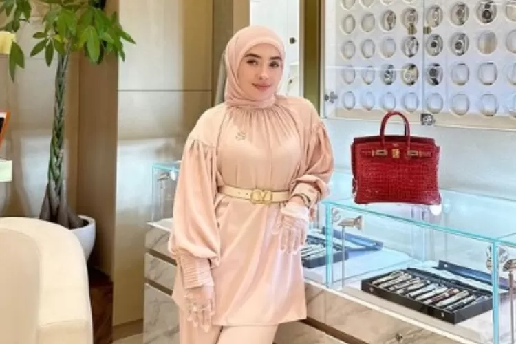 Kirim bantuan untuk Aceh dan Sumatera, Shella Saukia sebut sembako capai 50 ton (Instagram/@shellasaukiaofficial)