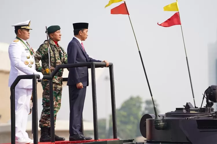 Presiden Jokowi Pimpin Parade Alutsista HUT TNI Ke-78, Hadir Wakil ...