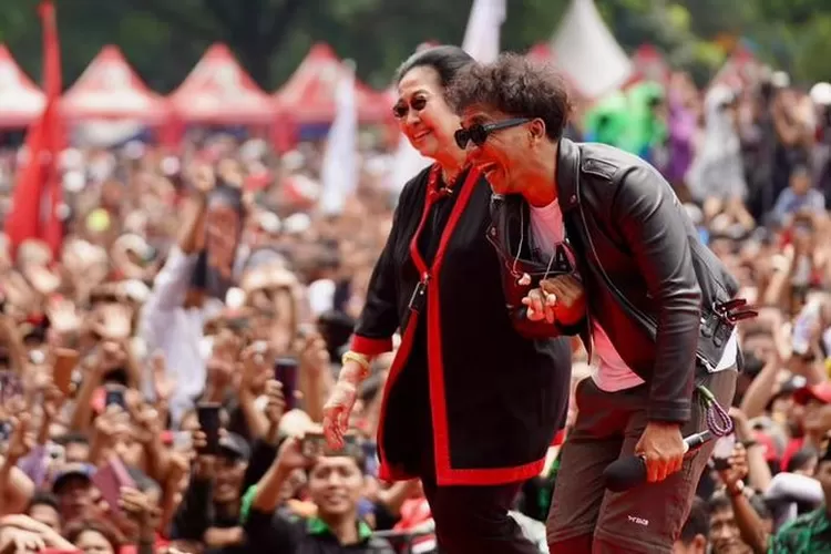 Momen Megawati Joget Bareng Kaka Slank Saat Kampanye Terbuka Ganjar ...