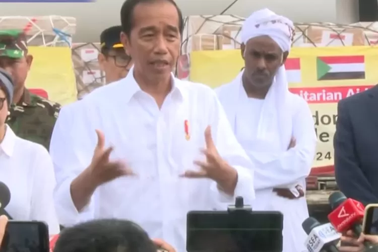 Presiden Jokowi tanggapi soal empat menteri dipanggil MK