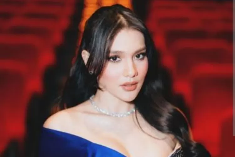 Sosok Davina Karamoy dituding jadi selingkuhan Dito Ariotedjo