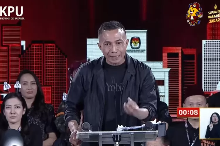 Dharma Pongrekun tawarkan solusi unik atasi macet Jakarta tanpa lampu merah, prioritas transportasi umum, dan energi terbarukan (YouTube KPU DKI Jakarta /HukamaNews.com)