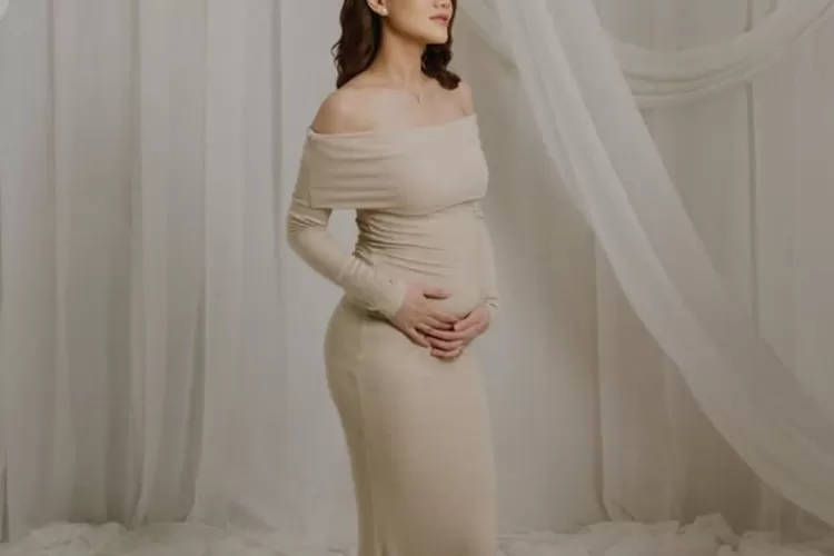 Aaliyah Massaid Hamil Anak Pertama, Bahagia Pamer Baby Bump (Instagram @aaliyah.massaid)