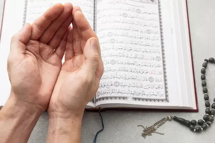 Amalan doa setelah solat ashar di bulan puasa. (Freepik)