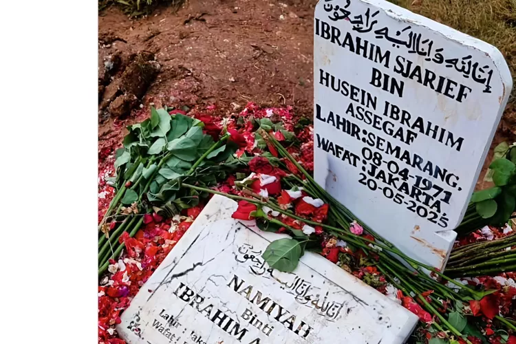 Najwa Shihab ke makam Ibrahim Sjarief Assegaf (Instagram @najwashihab)