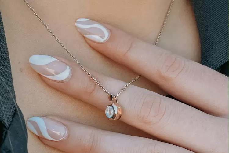 Harga emas perhiasan mencatatkan kenaikan yang signifikan dibandingkan sesi pembukaan pada hari ini, Rabu, 17 Desember 2025. (Canva/ by Shae Devereaux from Pexels)