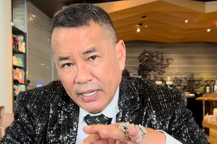 Hotman Paris tegur hadirin sidang yang menertawakan Tom Lembong. Ia ungkap fakta mengejutkan soal impor gula oleh swasta dan BUMN (Instagram @hotmanparisofficial)