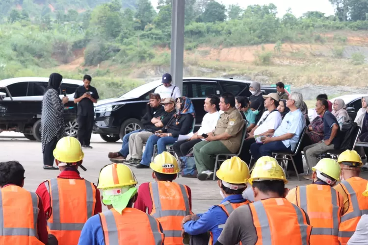 DLH Jabar Peringati HPSN 2024: Ajak Masyarakat Atasi Persoalan Sampah ...