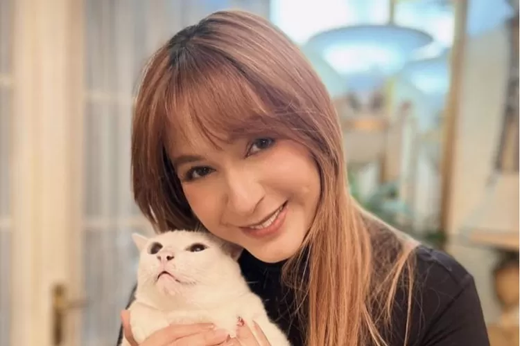 Potret Artis Puput Novel, penyintas kanker payudara di Indonesia (Instagram.com/@puputnovel_)