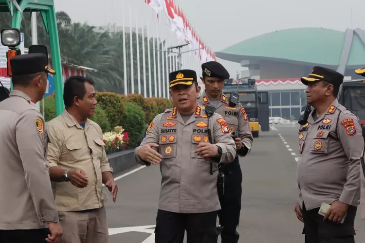 Polres Metro Jakarta Pusat turunkan 1.250 personel gabungan untuk amankan aksi di DPR (polri.go.id)