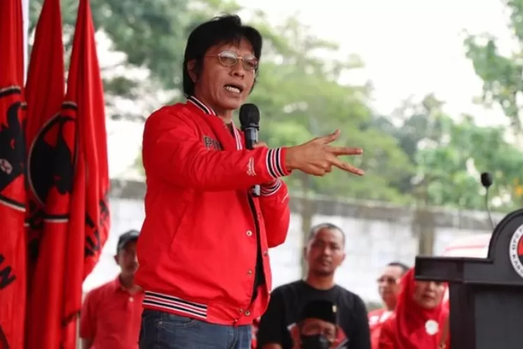 Adian Napitupulu kritik habis-habisan Jokowi