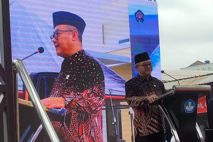 Menteri Pendidikan Dasar dan Menengah (Mendikdasmen) Abdul Mu'ti SMK Muhammadiyah Majenang, Kabupaten Cilacap, Jawa Tengah, Selasa (9/9/2025). (Tangkapan layar)