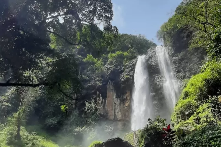 Keindahan Curug Muncar di Purworejo, Jawa Tengah. (Instagram/@curugmuncarpurworejo)