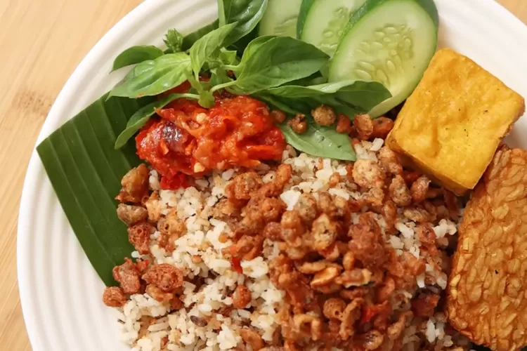 Menggoyang Lidah di Sukabumi, Destinasi Kuliner Khas yang Wajib Dicoba  (Foto/Urban Garut / Tangkapan layar yt @devinahermawan)