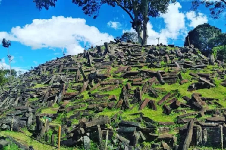 Waspada, Konspirasi Barat Menghapus Jejak Sejarah Gunung Padang Sebagai ...