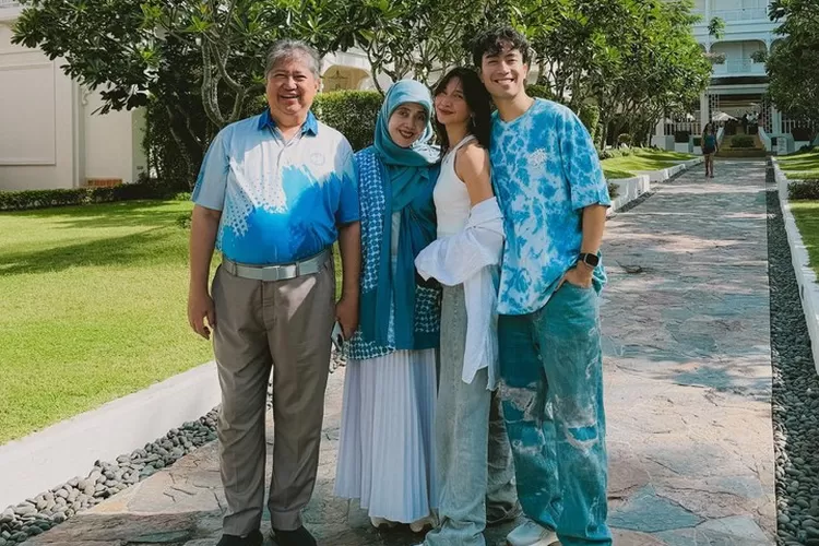  Vidi Aldiano Kembali Jalani Pengobatan Kanker di Thailand, Ditemani Keluarga (Instagram/@vidialdiano - kabarbuana.com)