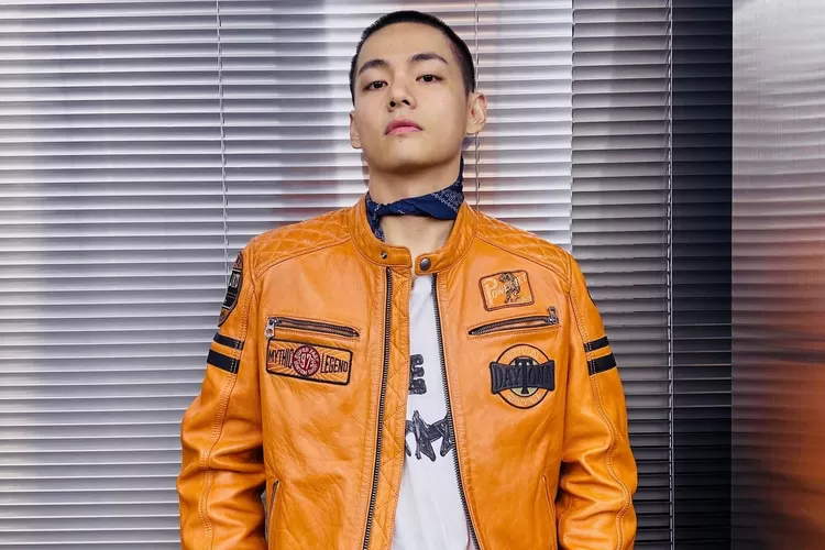 Visual V BTS dengan gaya rambut botaknya tuai pujian dari KNetz (X (Twitter) @Nella_Laa98)