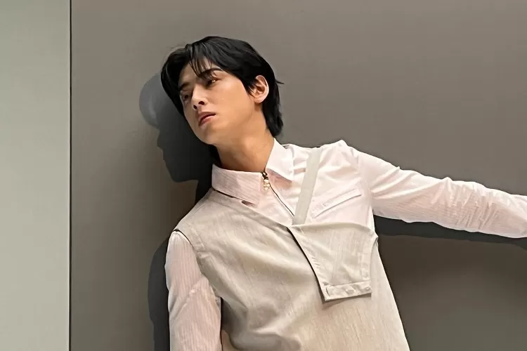 Cha Eun Woo akan segera debut solo (Instagram @eunwo.o_c)