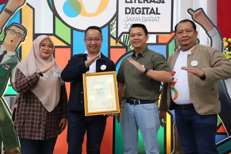 Keren, Diskominfosantik Kabupaten Bekasi Raih Humas Jabar Award 2023 ...