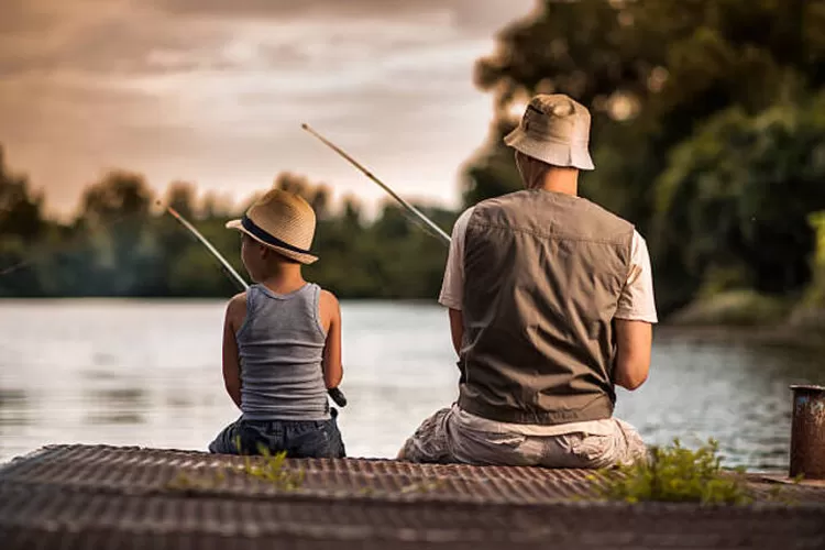 Contoh Cerita Liburan Sekolah Pergi Memancing Bersama Ayah Yang Singkat ...