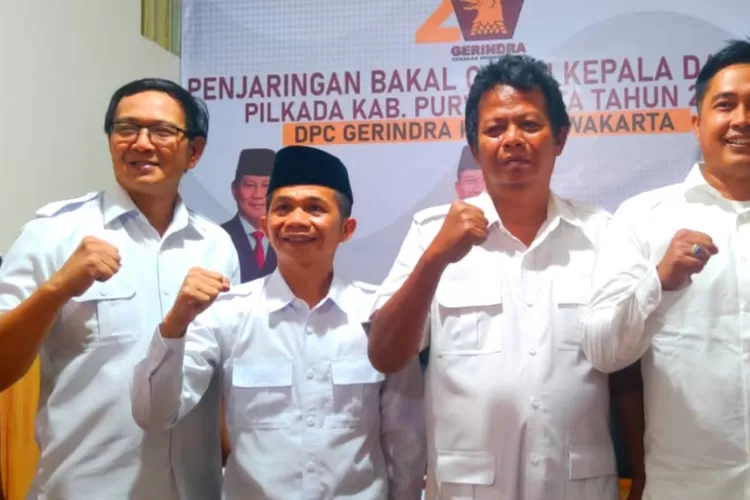 Om Zein (Berpeci) usai mendaftar sebagai Calon Bupati Purwakarta lewat Partai Gerindra 