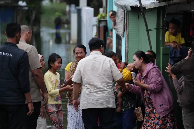 Presiden Prabowo dan warga terdampak banjir
