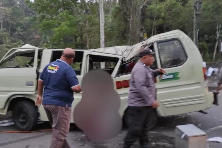 Sopir Minibus yang Terlibat Kecelakaan Maut Rombongan Pemedek Masih Syok  Masih Syok Belum Bisa Diperiksa - Bali Tren