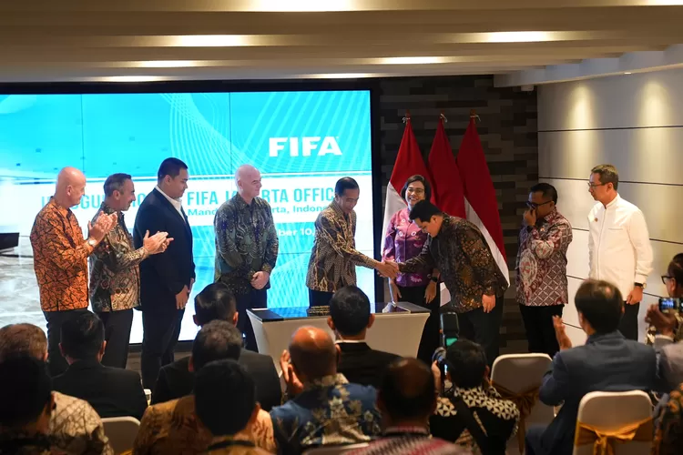 Presiden Jokowi Meresmikan Kantor Penghubung Permanen FIFA di Jakarta, Jumat (foto PSSI.org)
