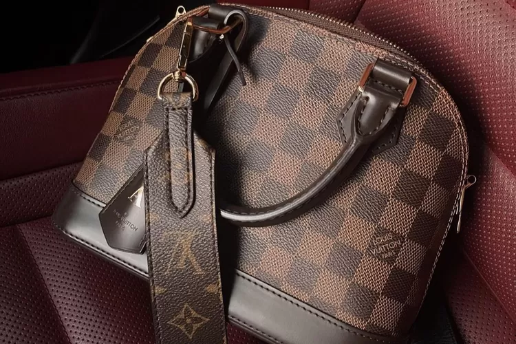 5 Alasan di Balik Mahalnya Harga Tas Merek Louis Vuitton