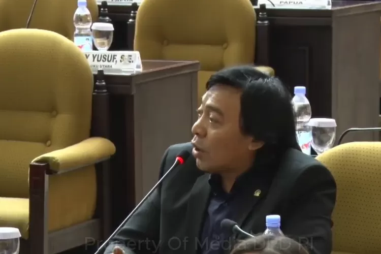 Komeng Bingung Ditugaskan di Komite Pertanian, Ingin Kembali ke Seni Budaya - busurnusa.com (busurnusa.com)