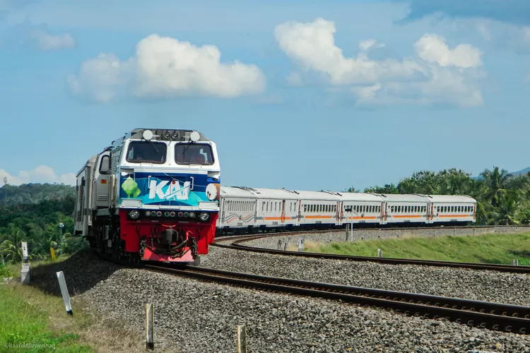 Kereta Api (Sumber: PT KAI)