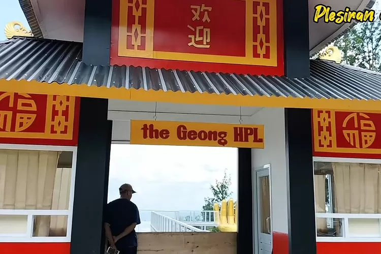 Tempat pembelian tiket di Jembatan Kaca The Geong ( Sumber: Pelesir Asik)