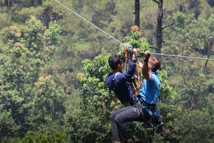 Bogor Treetop Zipline Adventure. (Sumber: Instagram @bogortreetop.ziplineadventure)