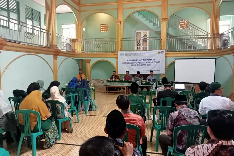 Penyuluhan pembentukan koperasi di lingkungan Pimpinan Cabang Muhammadiyah (PCM) Pamijahan Kabupaten Bogor