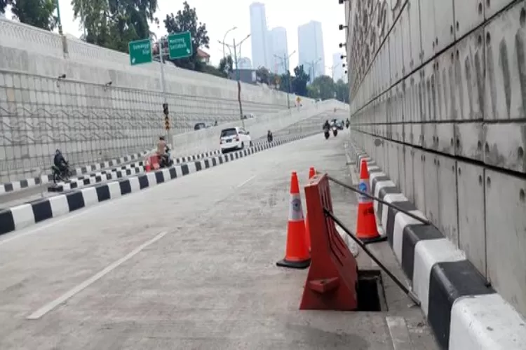 Penutup Saluran Air Di Underpass Mampang Akan Dibeton, Karena Rawan ...