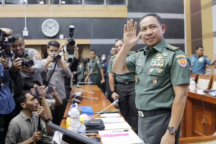 Jenderal Agus Subiyanto Resmi Menjadi Panglima TNI: Peran Penting Dalam ...