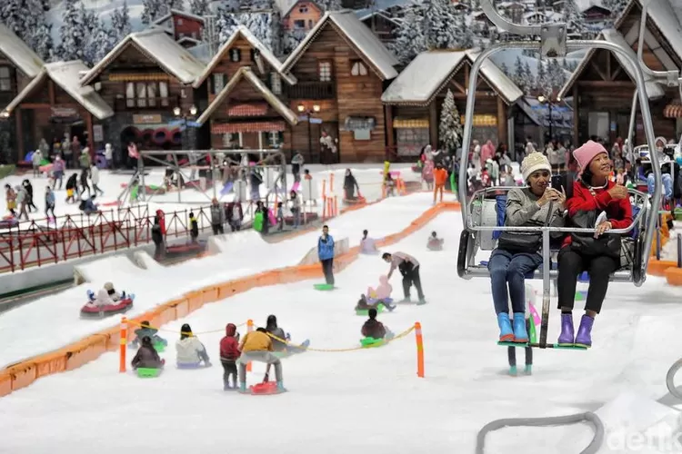 Tidak perlu jauh-jauh ke Luar Negeri, Sekarang Main Salju bisa di Bintaro Loh, Yuk Ajak Keluargamu Berlibur Kesini!