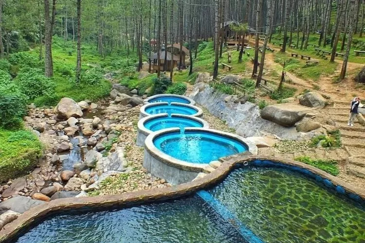 Wana wisata Kampoeng Ciherang di Sumedang. (Sumber: Instagram @jawabaratbeautiful)