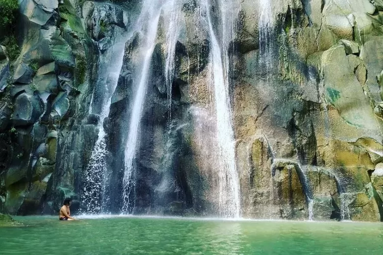 Air Terjun Jurug Bening merupakan destinasi wisata yang menjadi solusi tepat untuk kamu yang ingin healing low budget di Blitar (tempatwisata.pro)