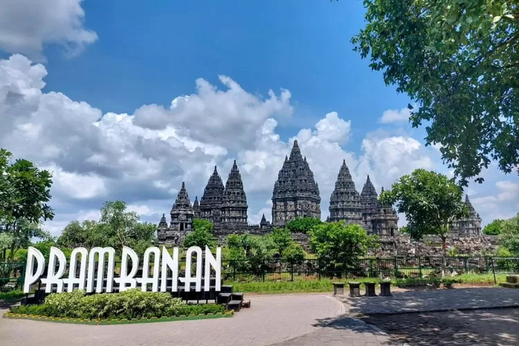 Destinasi Wisata Candi Prambanan Yogyakarta (Instagram)