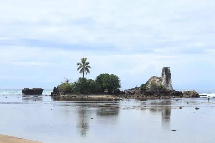 Pantai Karang Putih Cukuh Balak, Tanggamus, Lampung. (Sumber: Google Maps)