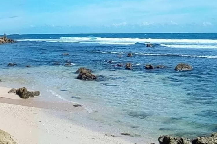 Pantai Kwaru, Wonogiri. (Sumber: Instagram @markus.pj)