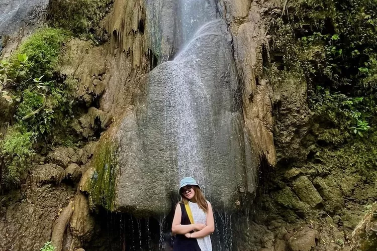 pesona wisata Air Terjun Sri Gethuk di Jogja (Sumber : Instagram @debbyzulfaa)