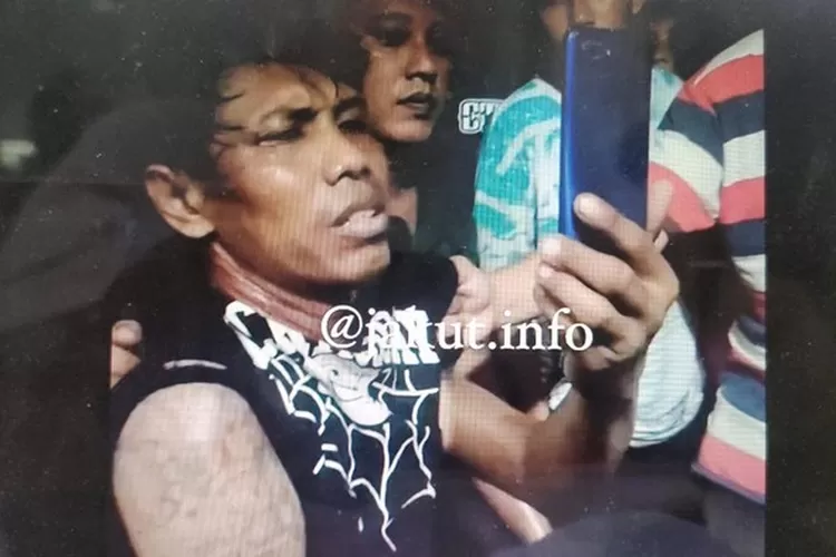 Pelaku maling motor di Koja, Jakut berinisial MS (44) sempat melalukan video call dengan ibunya usai tertangkap warga.  (repro/dok Instagram)