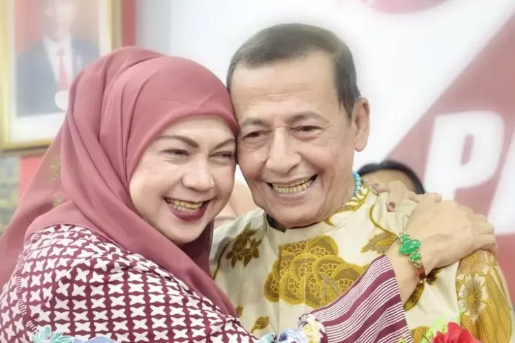Habib Luthfi bin Yahya dan sang istri, Syarifah Salma binti Hasyim bin Yahya (Foto: jatman.or.id)