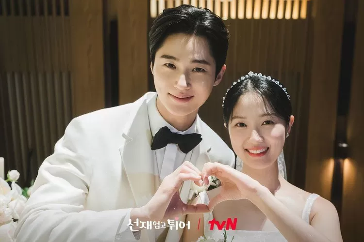 Byeon Woo Seok dan Kim Hye Yoon bintang drakor Lovely Runner. (Sumber: Instagram tvN)