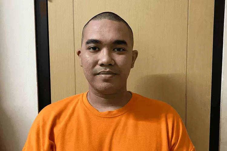  Sosok mantan manajer Fuji, Batara Ageng yang telah ditahan Polres Metro Jakarta Barat dalam kasus penggelapan uang. (Sumber: Dok Polres Metro Jakarta Barat)